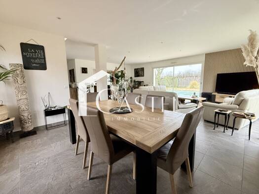 Maison à vendre 850 000 € 8 pièces 5 chambres 200 m² 800 m² de terrain Orgeval 78630