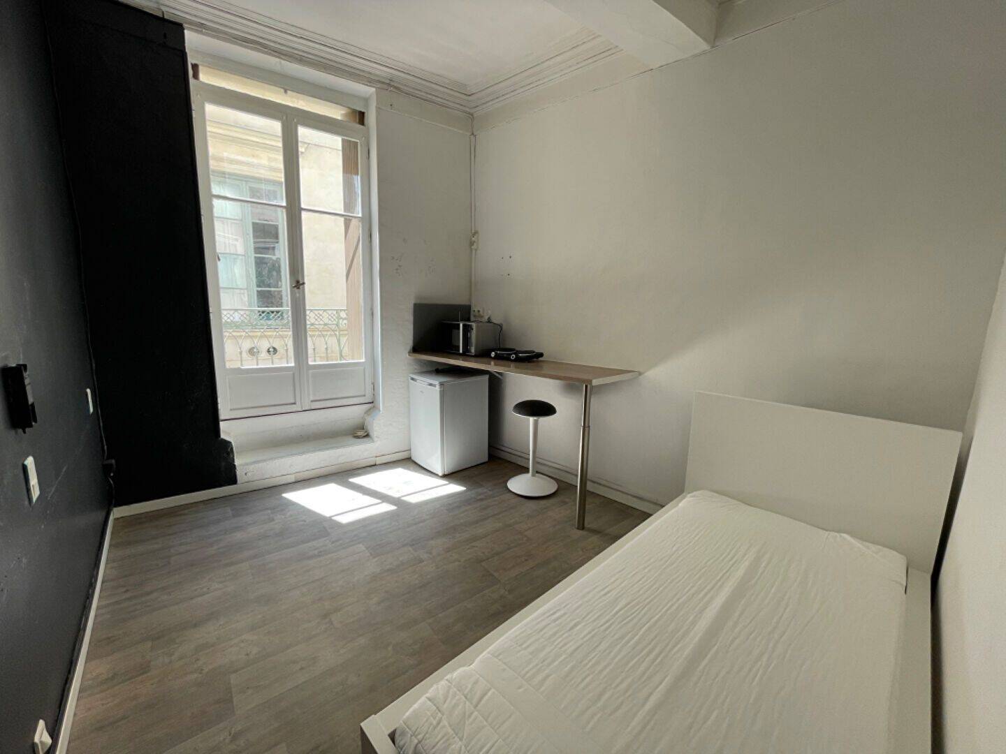 Appartement 1 pièce 15 m² · à Nîmes · 15 m² · 360 €