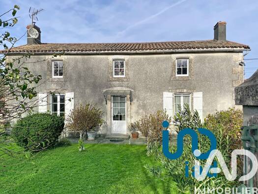 Maison à vendre 199 000 € 5 pièces 3 chambres 102 m² 3 010 m² de terrain Saint-Laurs 79160