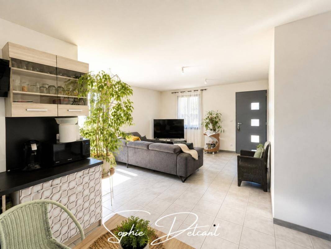 Maison 4 pièces 73 m² · à Neuvy-le-Roi · 73 m² · 225 000 €