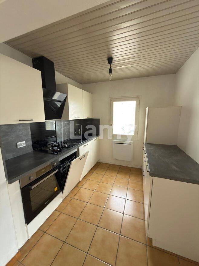 Appartement 3 pièces 68 m² · à La Jarrie · 67,6 m² · 780 €