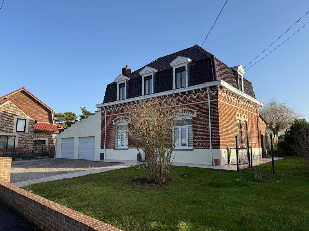 Maison 5 pièces 175 m² · à Merville · 174,9 m² · 310 000 €