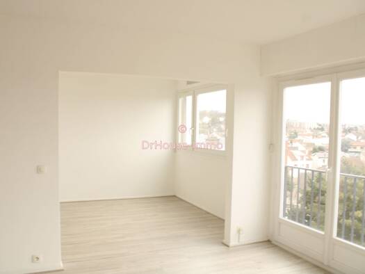 Appartement à vendre 195 000 € 4 pièces 2 chambres 84 m² Étage 6/6 Paul Dupont-Camille Desmoulins Livry-Gargan 93190