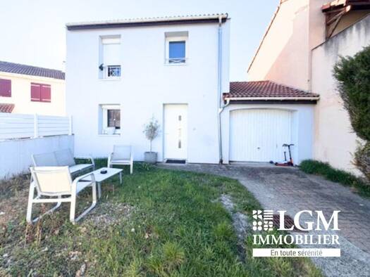 Maison à vendre 249 000 € 3 pièces 2 chambres 75 m² 250 m² de terrain Zone Vieux Bourg-La Nef-Les Vergers Cournon-d'Auvergne 63800