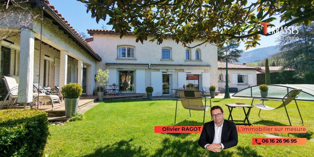 Maison 10 pièces 222 m² · à Saint-Chamond · 222 m² · 549 000 €