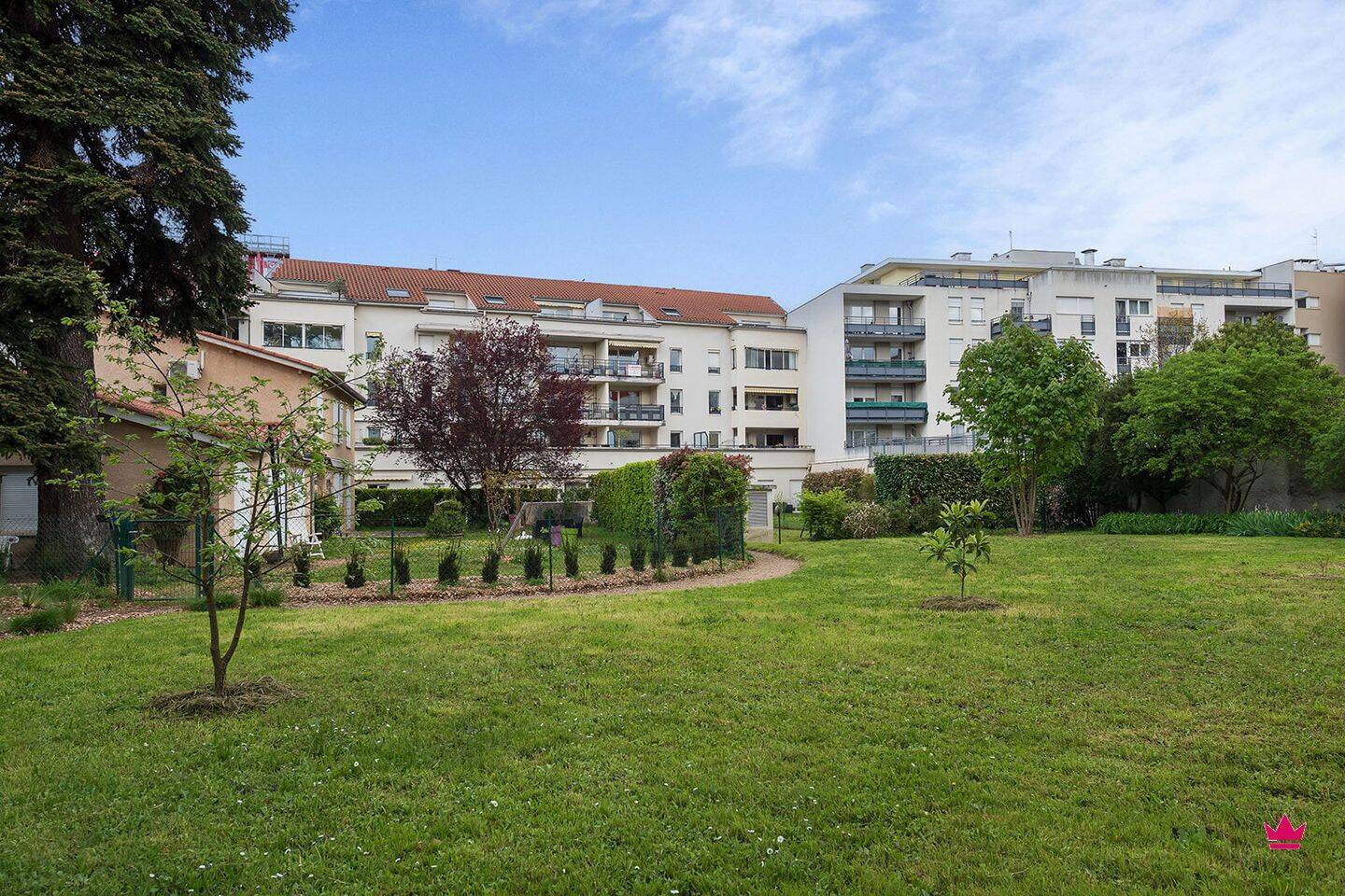 Appartement 3 pièces 77 m² · à Meyzieu · 76,9 m² · 250 000 €