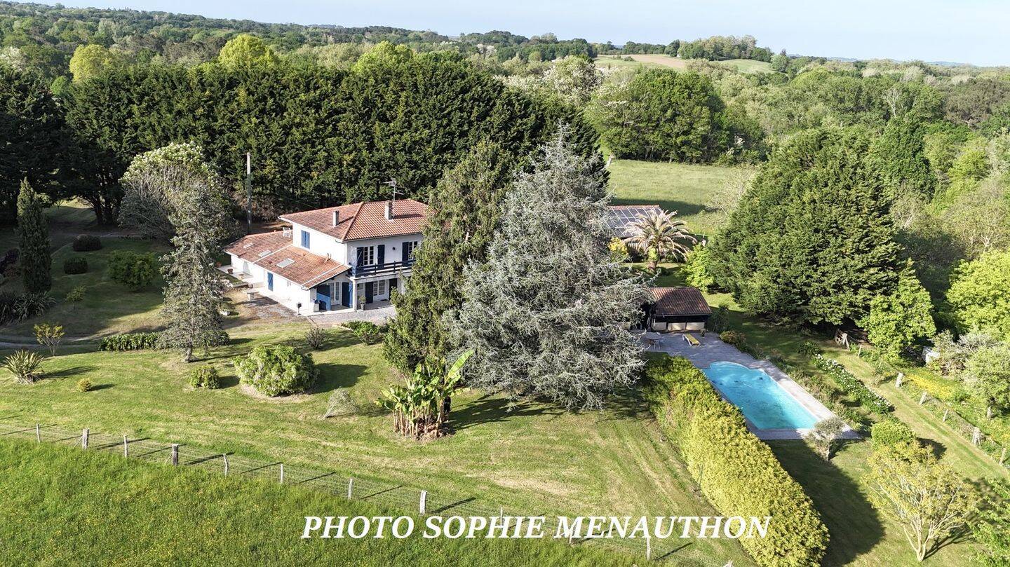 Maison 10 pièces 223 m² · à Saint-Martin-de-Seignanx · 223 m² · 1 499 000 €