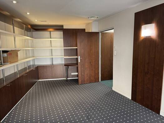 Espace bureau à louer 4 267 € 250 m² de bureaux divisible jusqu'à 250 m² Grammont Tours 37000