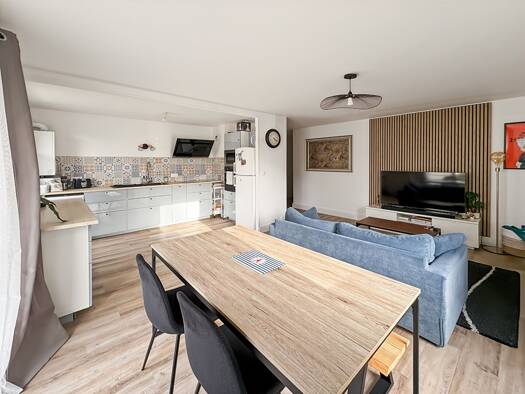 Appartement à vendre 245 500 € 4 pièces 3 chambres 78 m² Étage 1/3 La Folie-Couvrechef Caen 14000