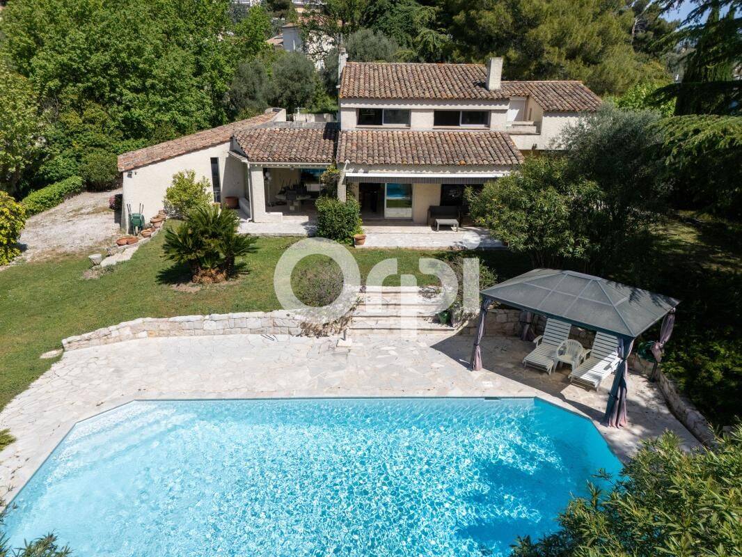 Maison 7 pièces 220 m² · à Grasse · 220 m² · 900 000 €