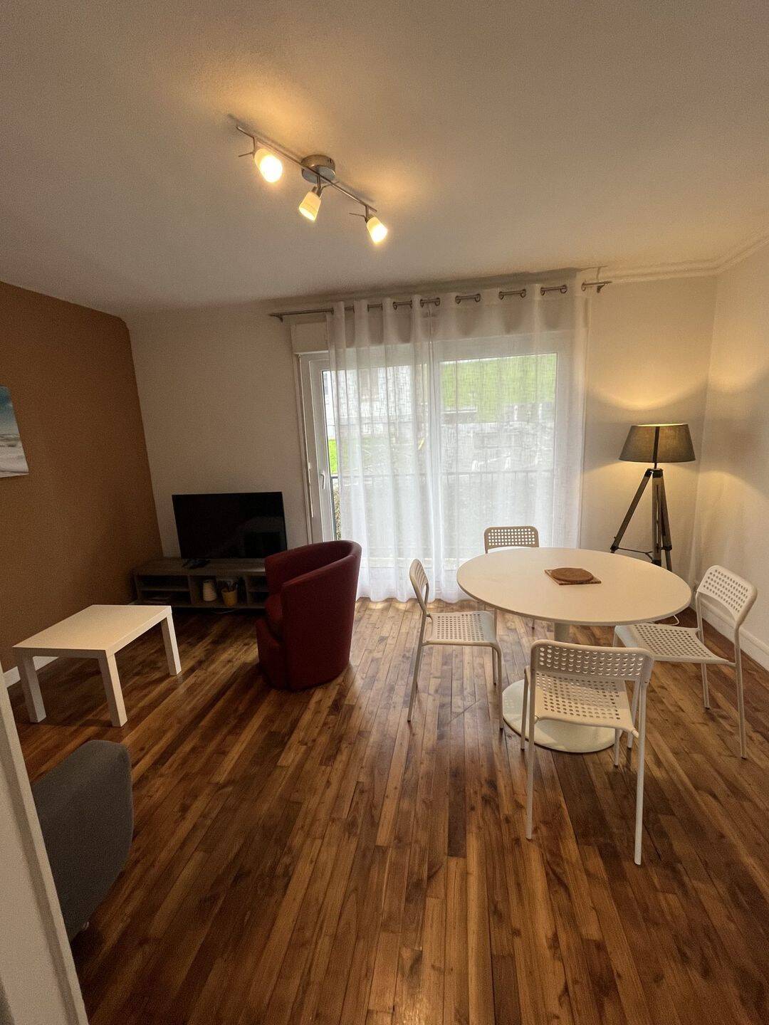 5 pièces 82 m² · à Brest · 82,3 m² · 390 €