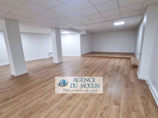 Local commercial à vendre 790 000 € 104 m² de surface de vente La Fourche-Guy Môquet Paris 17ème arrondissement 75017
