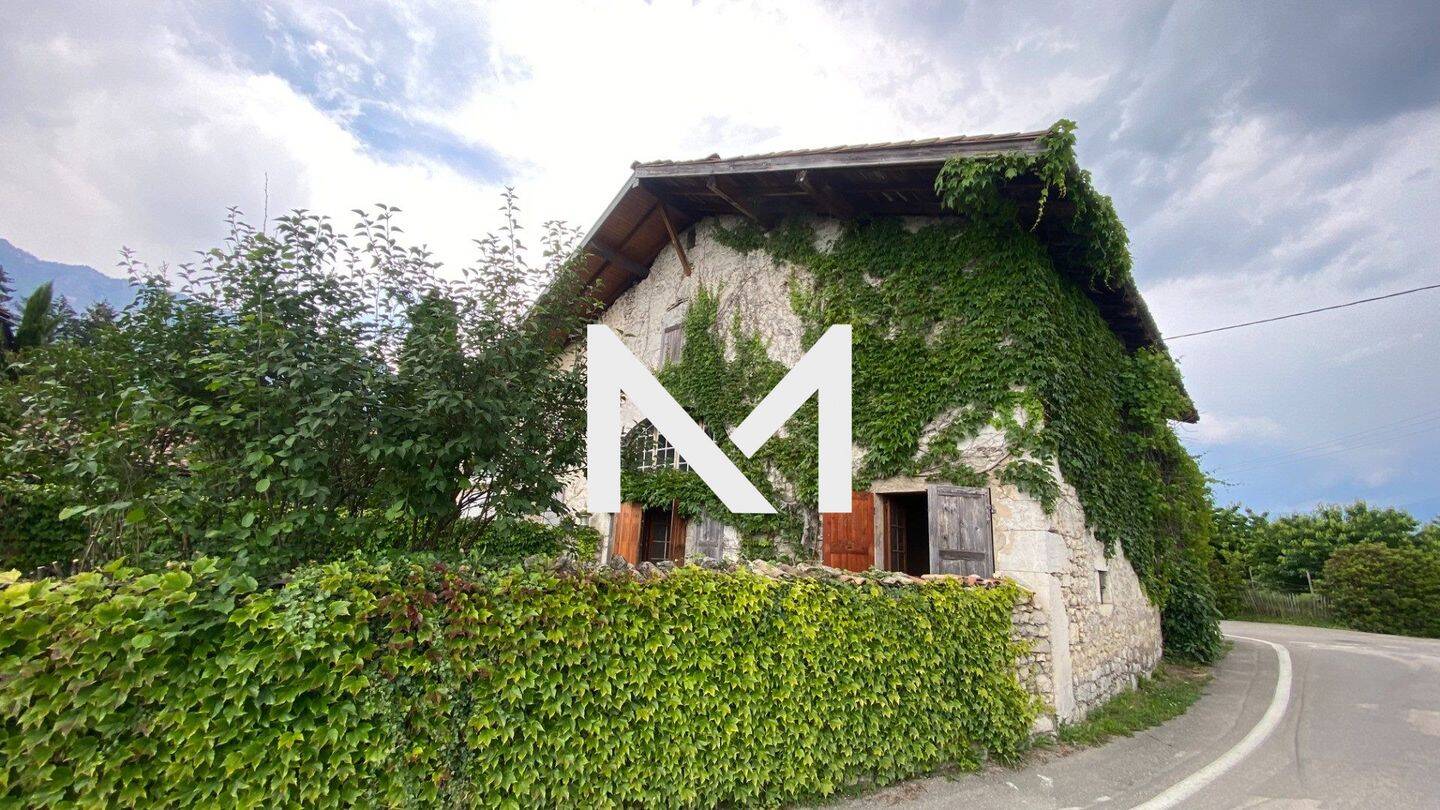 Maison 8 pièces 247 m² · à Saint-Ismier · 247 m² · 310 000 €