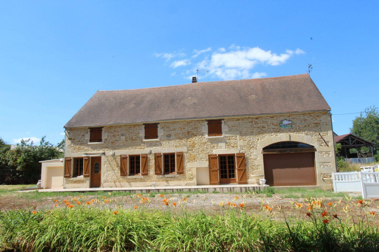 Maison 8 pièces 200 m² · à Châteauneuf-Val-de-Bargis · 200 m² · 159 600 €