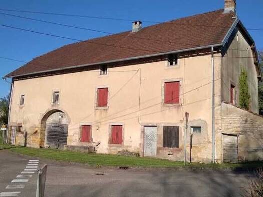 Maison à vendre 88 800 € 6 pièces 4 chambres 150 m² 1 600 m² de terrain Gouhenans 70110