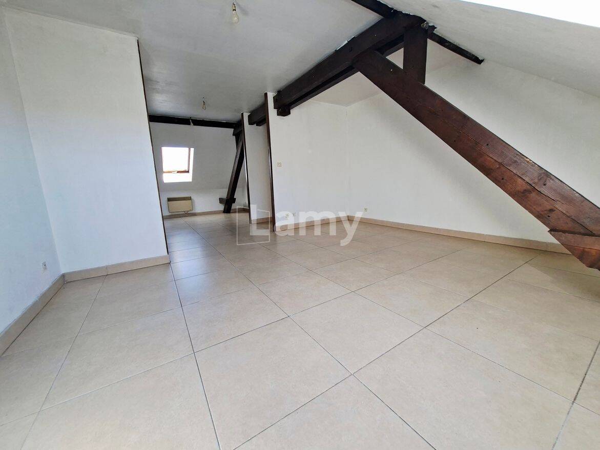 Appartement 2 pièces 62 m² · à Méziré · 62 m² · 450 €