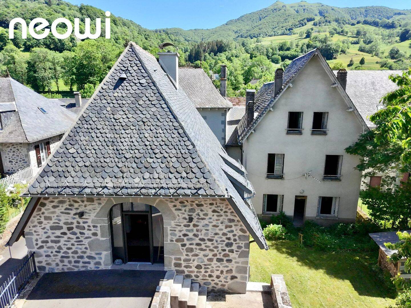 GRANGE RÉNOVÉE + MAISON de BOURG DE 170 m² À RÉNOVER : UN PROJET
