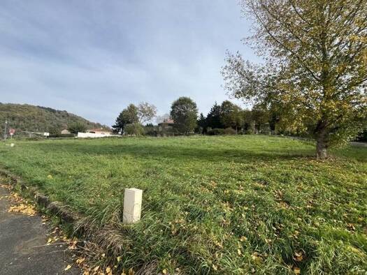 Terrain constructible à vendre 54 000 € 1 517 m² de terrain Saint-Céré 46400