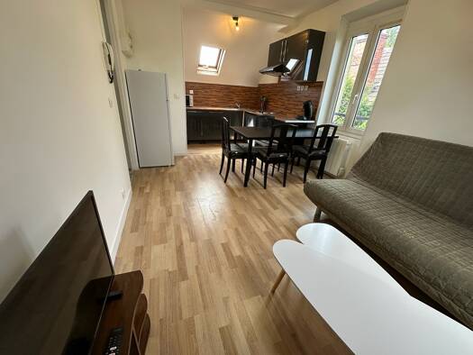 Appartement à louer 940 € 2 pièces 1 chambre 36 m² Étage 1/2 Plain Champs-Clos Roger-Noue Brossard Chelles 77500