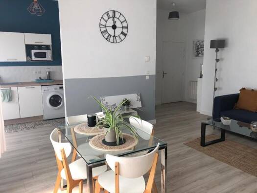 Appartement à louer 830 € 2 pièces 1 chambre 49 m² RDC Monplaisir Lumière Lyon 8ème arrondissement 69008