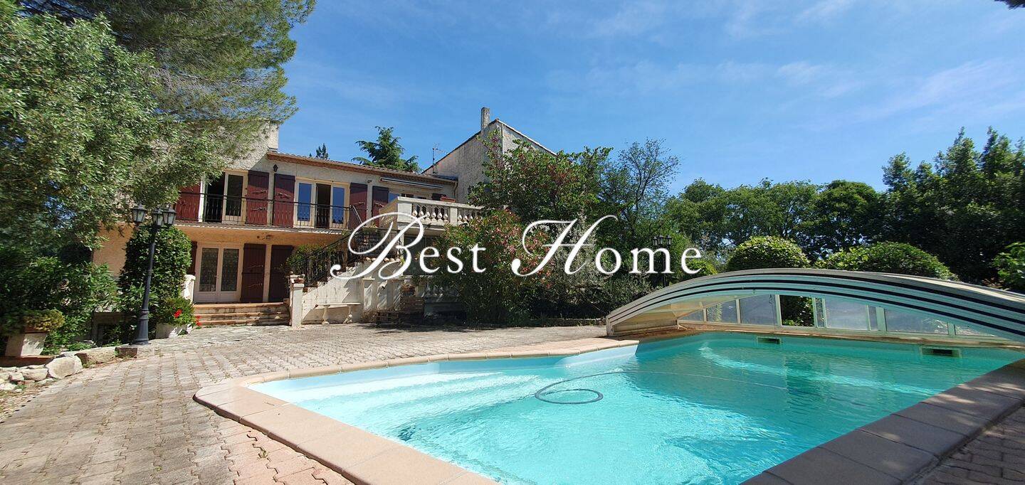 Maison 11 pièces 338 m² · à Nîmes · 338 m² · 630 000 €