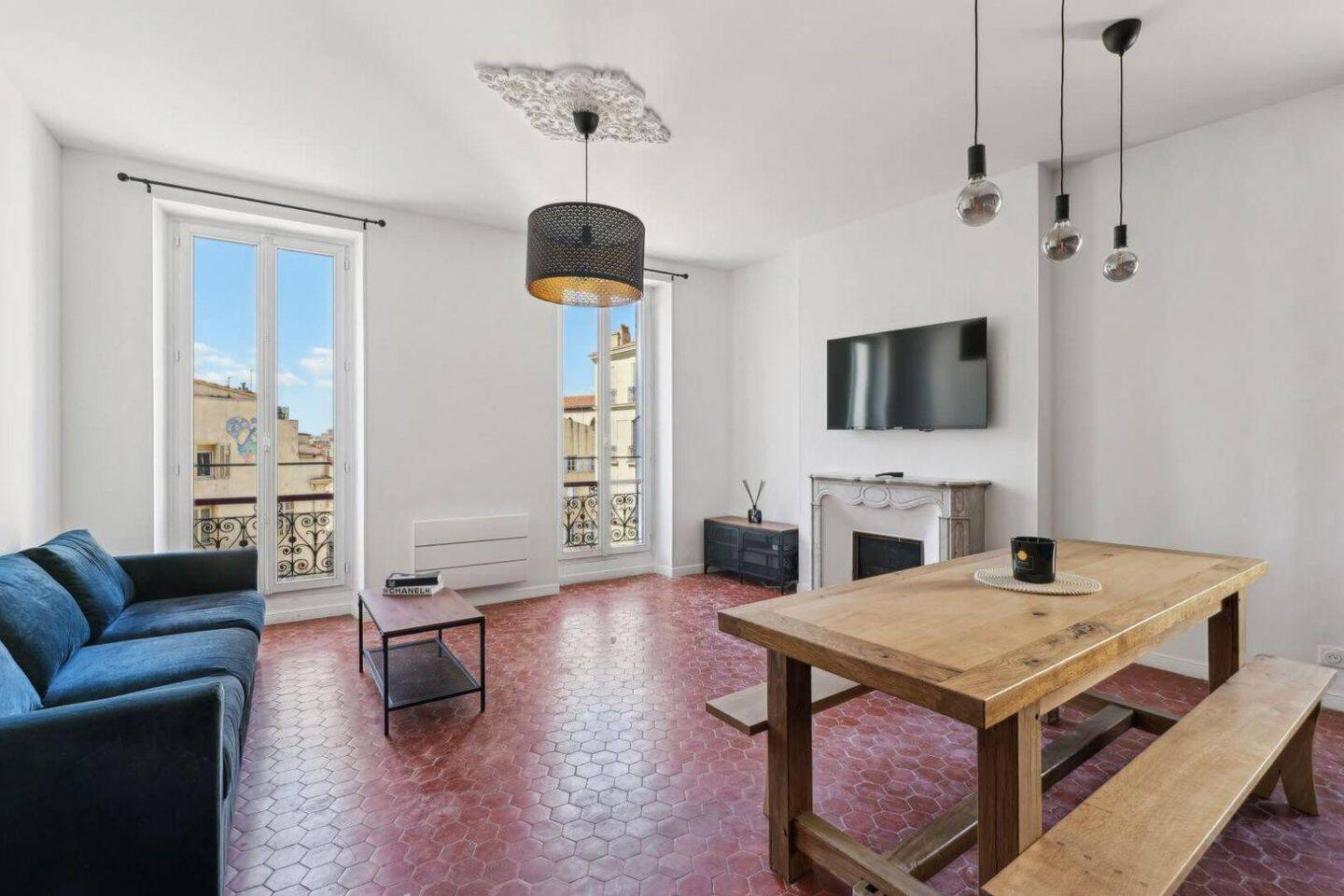 1 pièce 120 m² · à Marseille 6ème Arrondissement · 120 m² · 600 €
