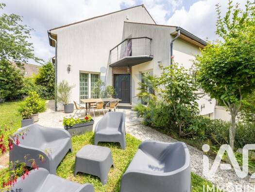 Maison à vendre 699 900 € 6 pièces 4 chambres 170 m² 592 m² de terrain Villejuif 94800