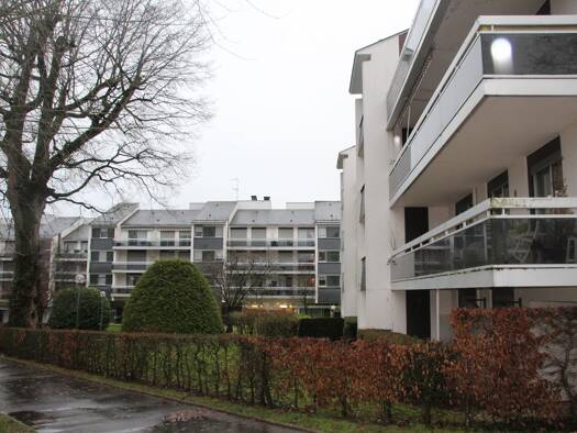 Appartement à vendre 54 500 € 1 pièce 27 m² RDC/3 Bagnoles de l'Orne Normandie 61140