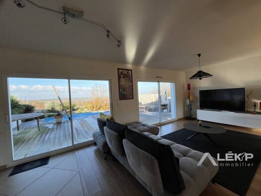 Maison à vendre 399 600 € 5 pièces 1 chambre 110 m² 849 m² de terrain Avenue Mitterand Ouest Les Sables-d'Olonne 85340