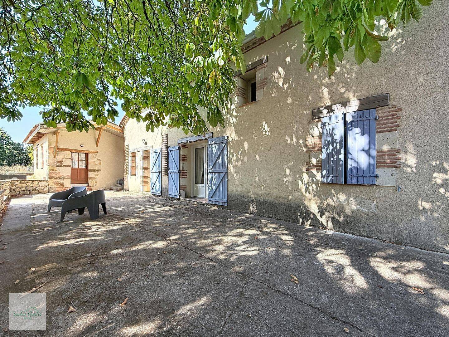 Maison 1 pièce 243 m² · à Auvillar · 243 m² · 390 000 €