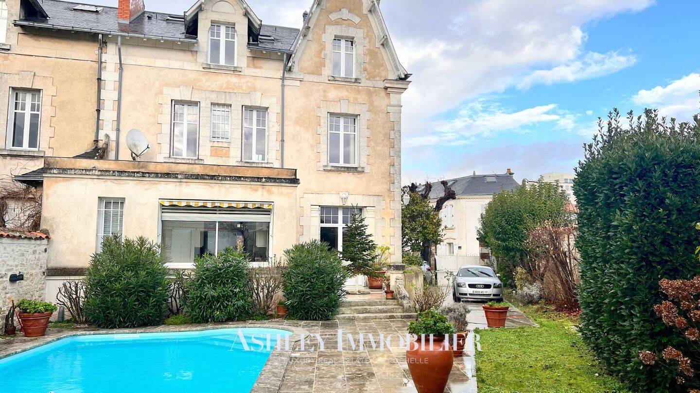 Maison 8 pièces 219 m² · à La Rochelle · 219 m² · 1 456 000 €