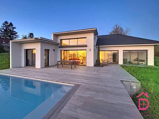 Maison de plain-pied à vendre 574 000 € 4 pièces 4 chambres 145 m² 1 152 m² de terrain Serres-Castet 64121