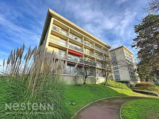 Appartement à vendre 255 000 € 4 pièces 2 chambres 76 m² Étage 2/4 Le Parc du Chateau Eaubonne 95600