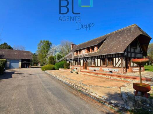 Maison à vendre 500 000 € 4 pièces 2 chambres 150 m² 11 000 m² de terrain Petit-Caux 76630