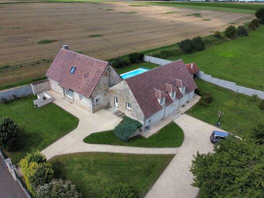 Maison à vendre 731 500 € 10 pièces 7 chambres 280 m² 2 432 m² de terrain Rambouillet 78120