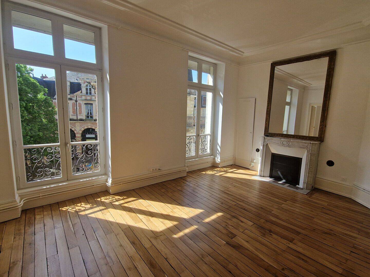 Appartement 5 pièces 150 m² · à Nevers · 150,1 m² · 1 060 €/mois