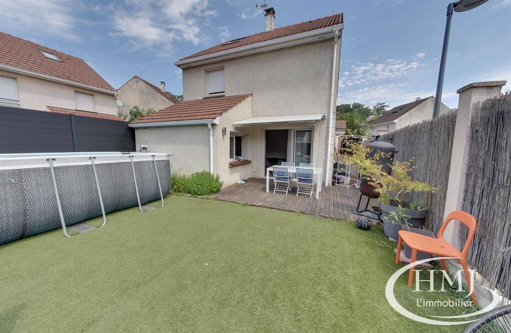 Maison 6 pièces 96 m² · à Lisses · 96 m² · 330 000 €