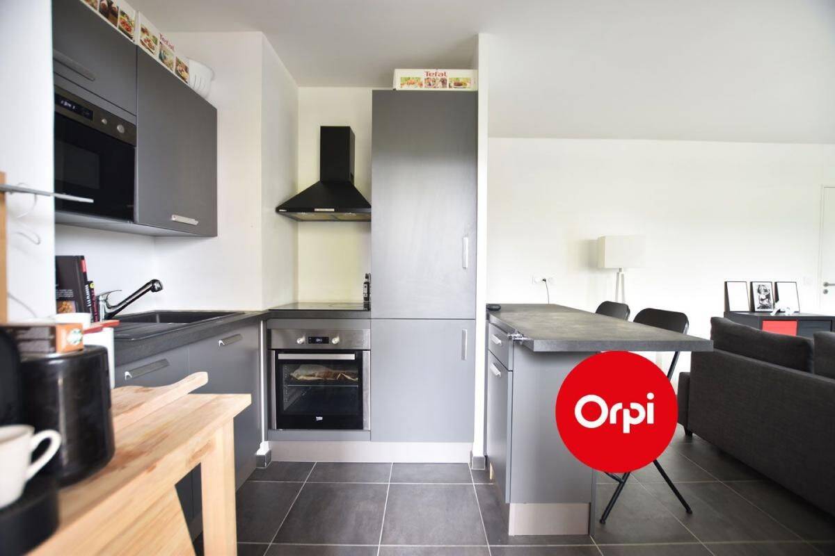 Appartement 2 pièces 43 m² · à Saint-Priest · 42,7 m² · 838 €/mois