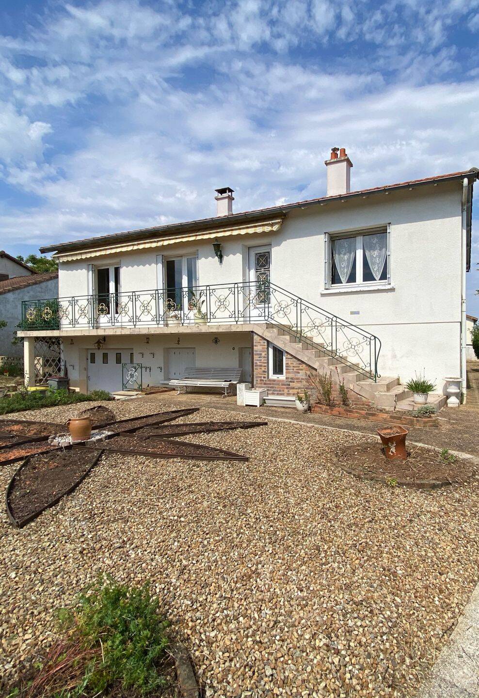 Maison 7 pièces 160 m² · à Niort · 159,7 m² · 204 500 €