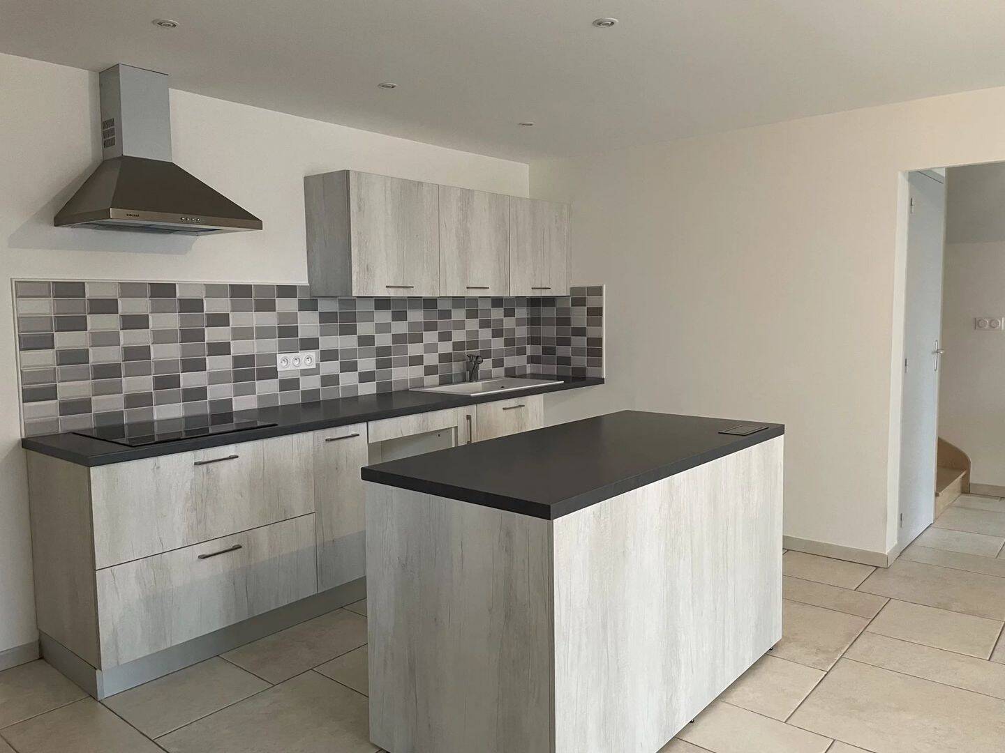 Maison 6 pièces 148 m² · à Martaizé · 147,8 m² · 950 €