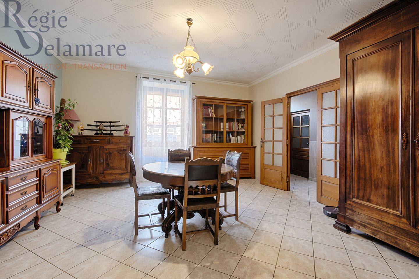 Maison 8 pièces 219 m² · à Artas · 219 m² · 288 000 €