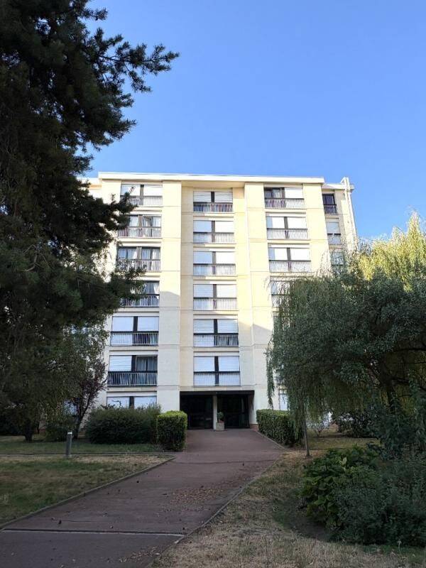 Appartement 6 pièces 117 m² · à Rueil-Malmaison · 117 m² · 2 193 €