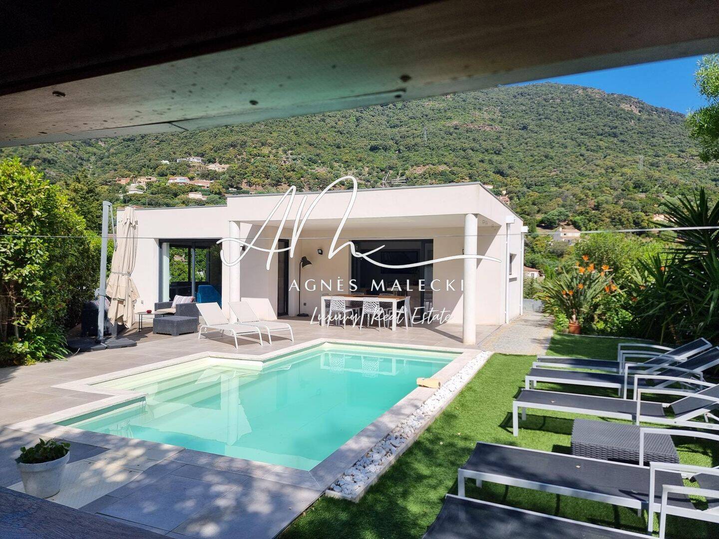 Maison 7 pièces 180 m² · à Cavalaire-sur-Mer · 180 m² · 1 095 000 €