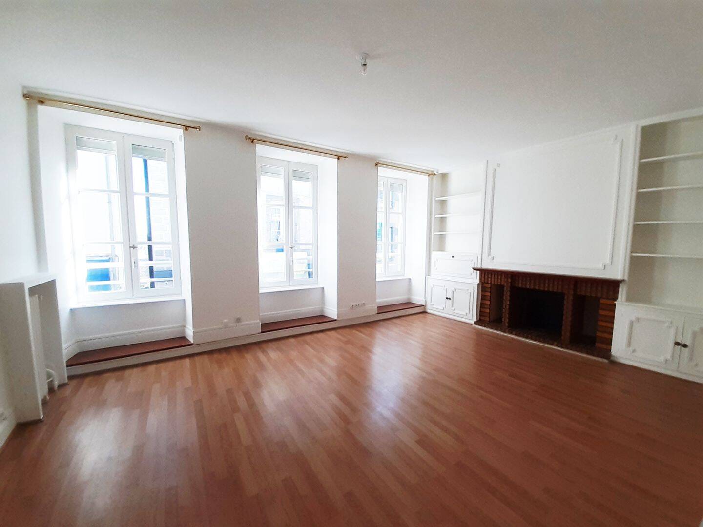 Appartement 5 pièces 100 m² · à Mauriac · 100 m² · 490 €