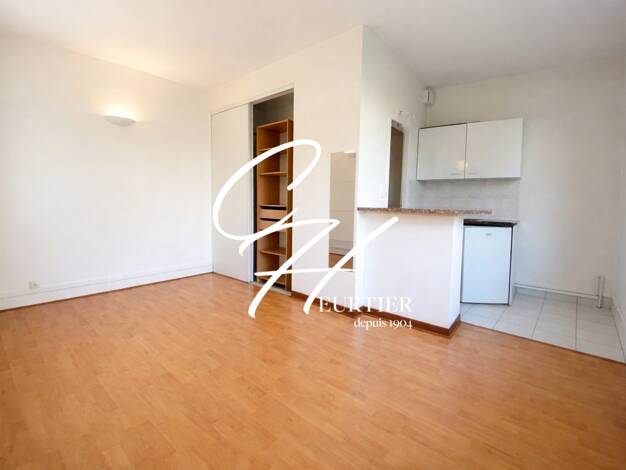 Appartement à louer 411 € 1 pièce 20,1 m² RDC/3 Grenoble 38000