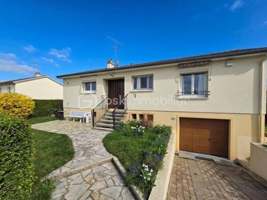 Maison de plain-pied à vendre 255 000 € 5 pièces 3 chambres 111 m² 464 m² de terrain Croix Blanche-Plein Ciel-Nord Est Le Mée-sur-Seine 77350