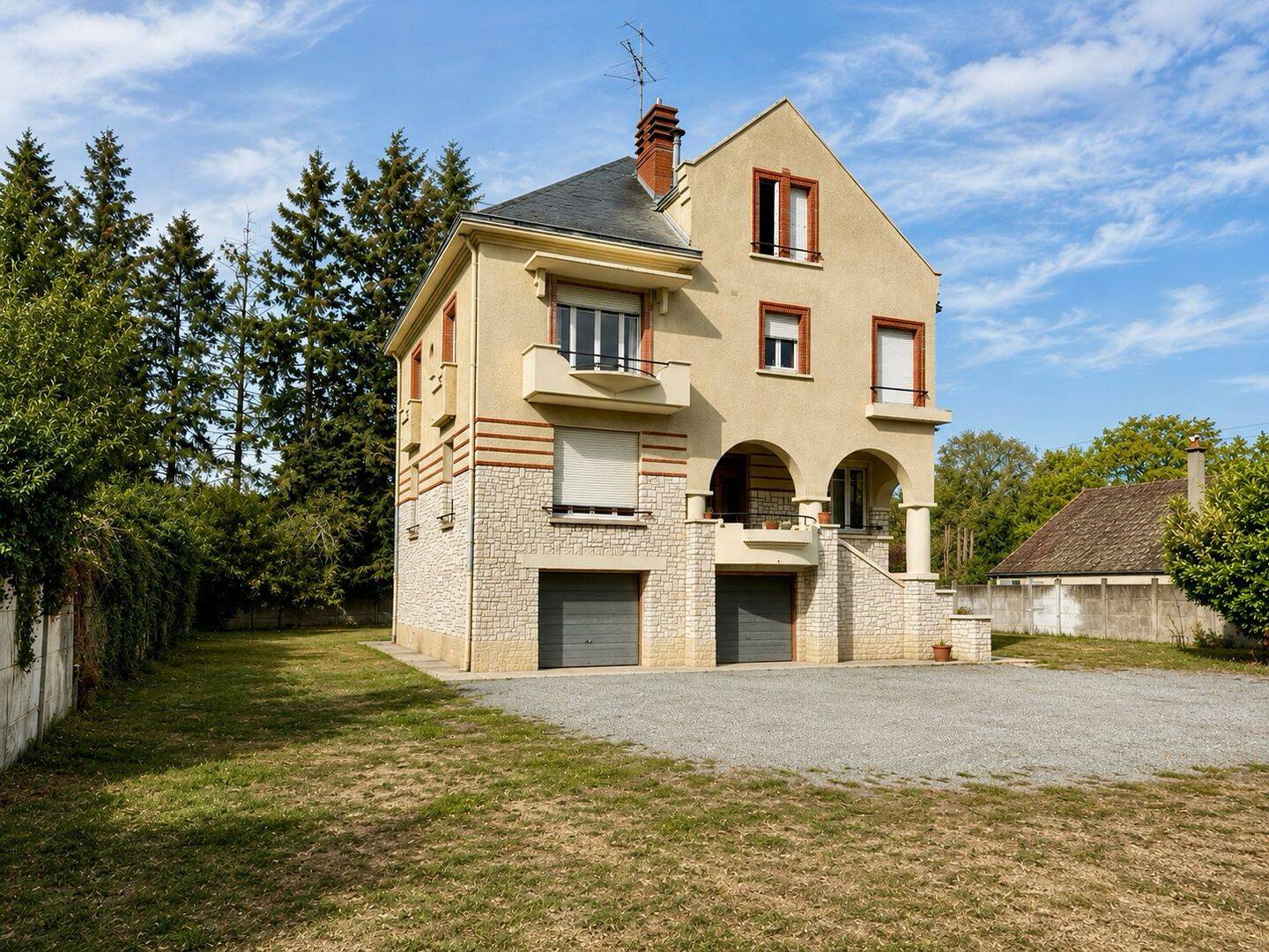 Maison 11 pièces 222 m² · à Vierzon · 222 m² · 290 000 €
