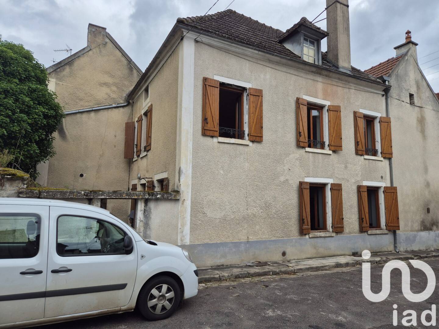 Maison 4 pièces 124 m² · à Ancy-le-Franc · 123,7 m² · 54 800 €