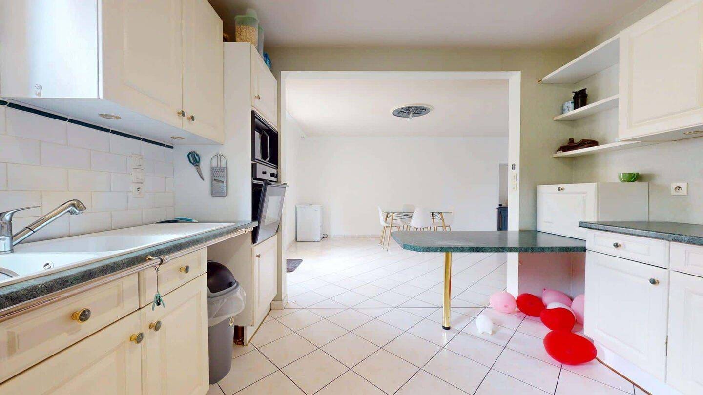 Room in Rue Barra, Angers for 163 m² with 4 bedrooms - Colocatio — 10