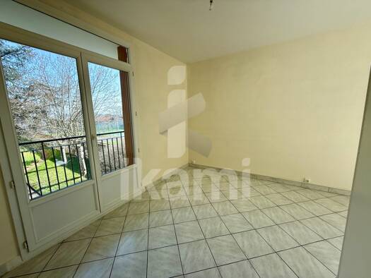 Appartement à vendre 231 000 € 3 pièces 2 chambres 70 m² RDC Le Perron-Garanjou Pierre-Bénite 69310